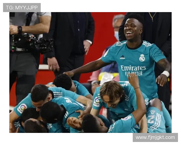 维尼修斯闪耀足坛荣获桑巴金球奖成就新星崛起 维尼修斯闪耀足坛荣获桑巴金球奖成就新星崛起